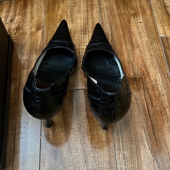 Gucci Crocodile Pumps - Picture 2 of 4